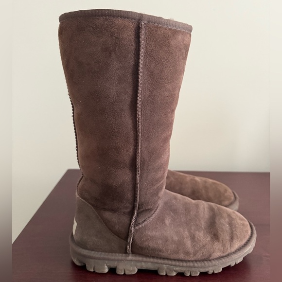 UGG - CLASSIC BOOTS (TALL CHOCOLATE) WOMENS - Picture 1 of 16